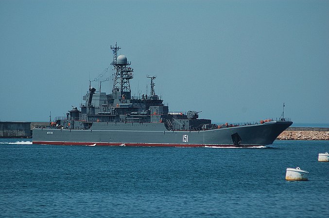 Большой десантный корабль "Азов" проекта 775М